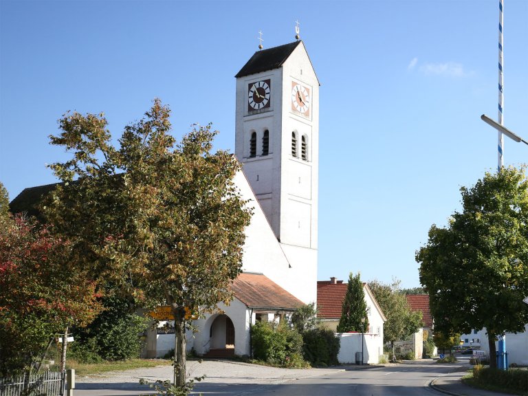 Grossansicht in neuem Fenster: St. Johannes Baptist, Althegnenberg Grossansicht in neuem Fenster: St. Johannes Baptist, Althegnenberg