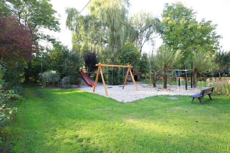 Grossansicht in neuem Fenster: Kinderspielplatz Hörbach